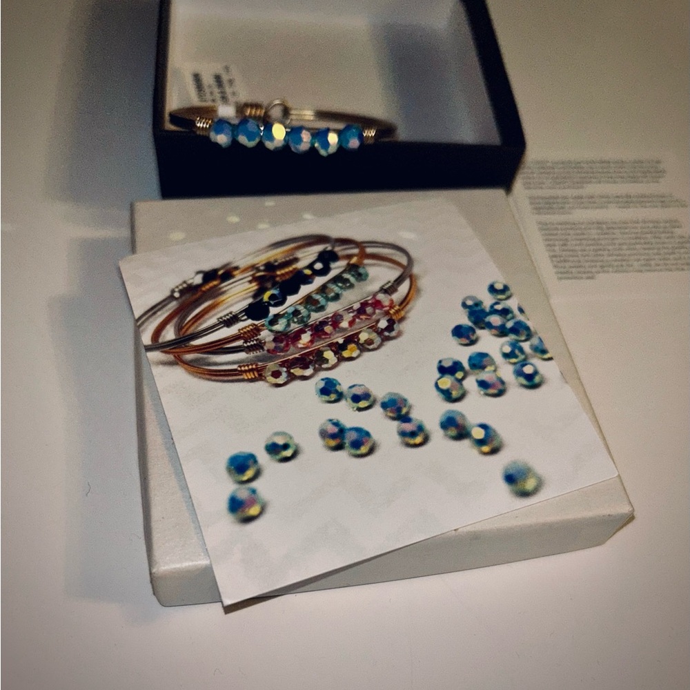 💝NWT Luca+Danni w/box tags, cert. Bracelet with Iridescent Blue Beads-
